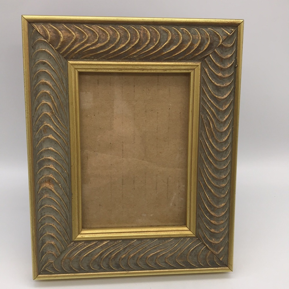 Vintage Thick Heavy Wooden Carved Gold Wash/Painted Easel Frame - Picture 2 of 6